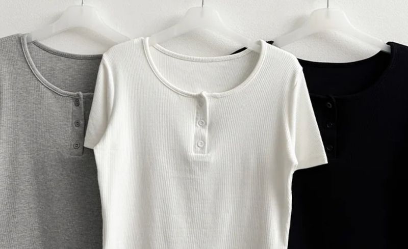 Waddoo hem round button short sleeve tee