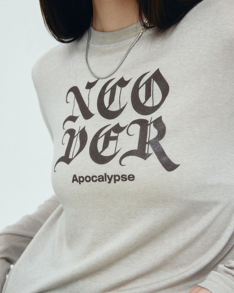 NCOVER ROMAN TYPO LONG SLEEVE-BEIGE