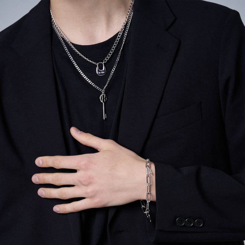 HOBO LOCK CHAIN NECKLACE