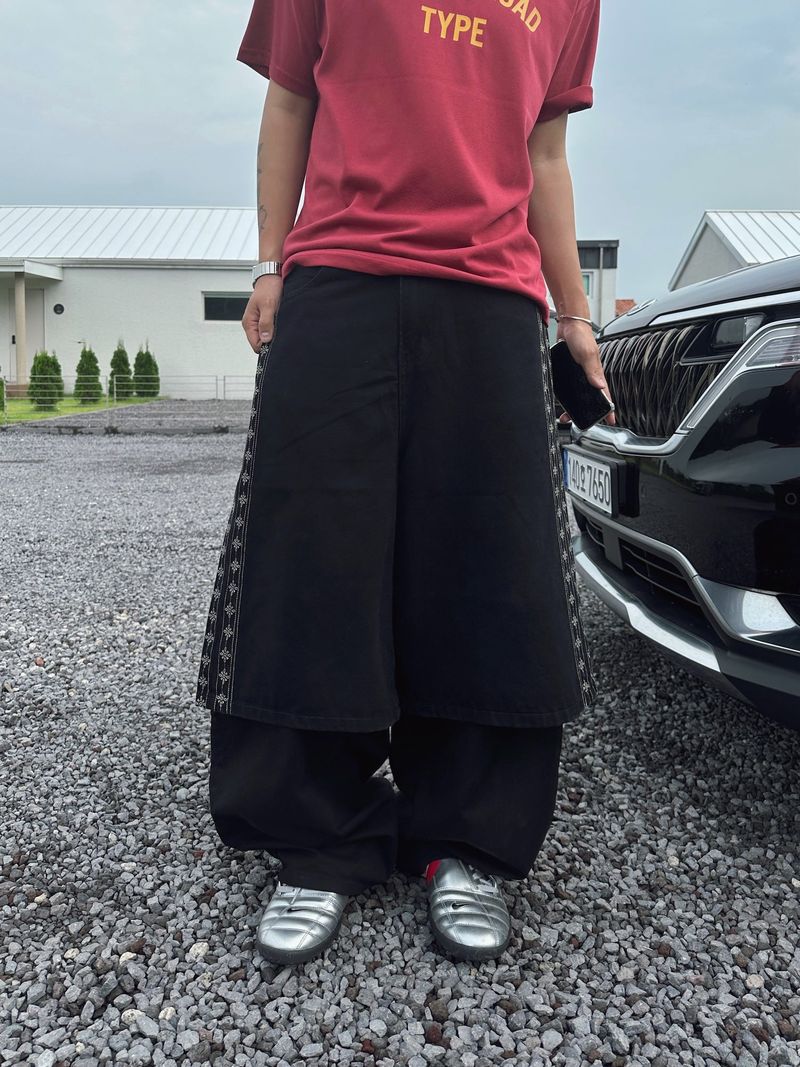 Classic Ruta Embroidered Bermuda Denim Pants 2C