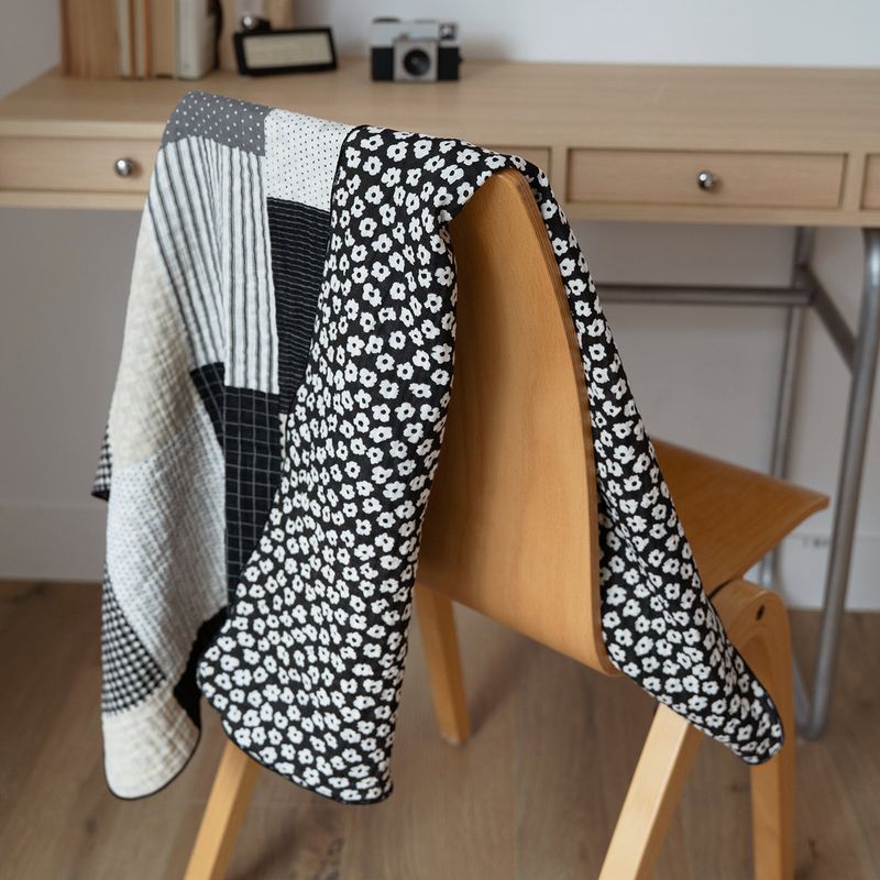 dormor(ドルモル)の「Patchwork Reversible Cotton Summer Blanket - S Size(Interior)」