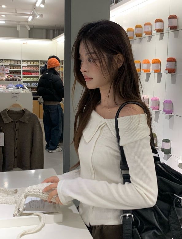 Cashier Button Off-Shoulder Unbalance Ribbon Knit