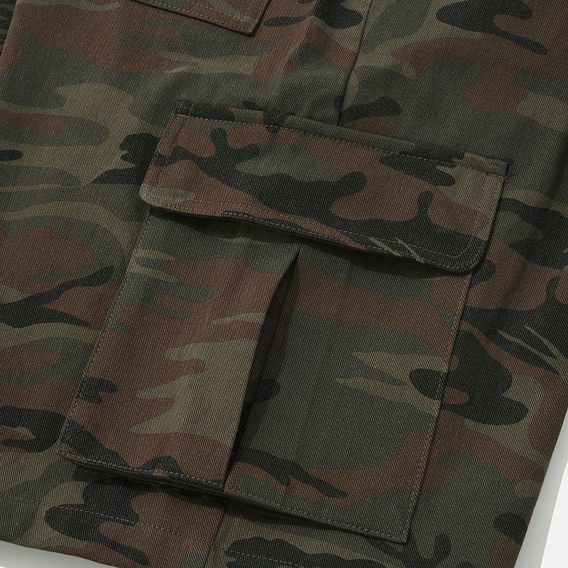 Cargo bermuda shorts / Camo