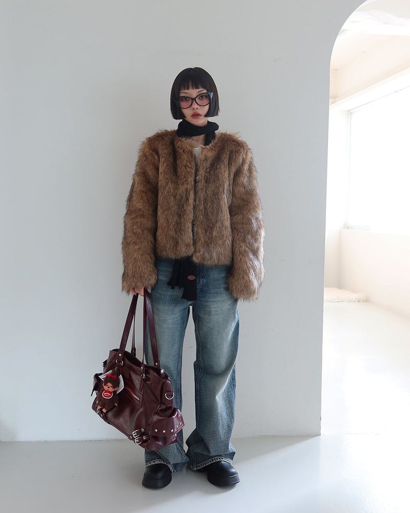 V-neck knit patch long muffler