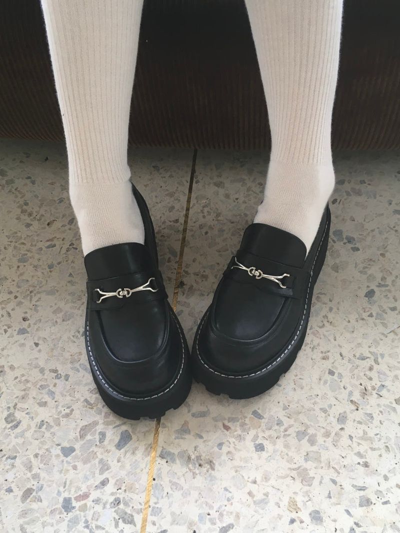 moroi（モロイ）の「ステッチプラットフォームローファー（シューズ）」