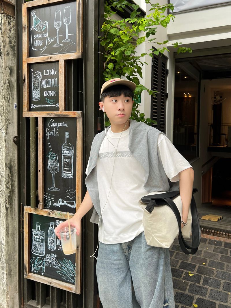 KMC "PRETENCIOUS" White Boxy Fit T-Shirt