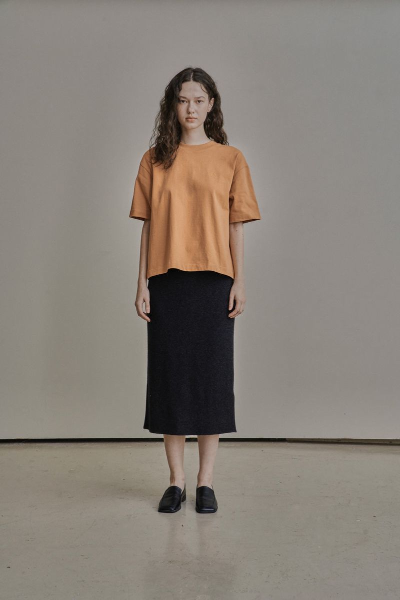 cle(クレ)の「OVERSIZED LOGO EMBROIDERED T-SHIRT_ORANGE(Tops)」