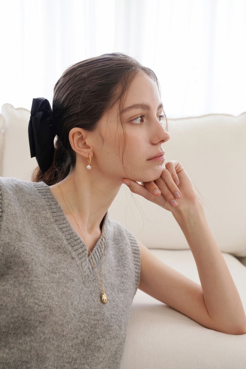 Classic Pebble Necklace