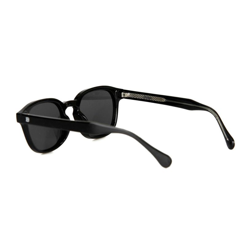 Juke Black / Black UV Lens