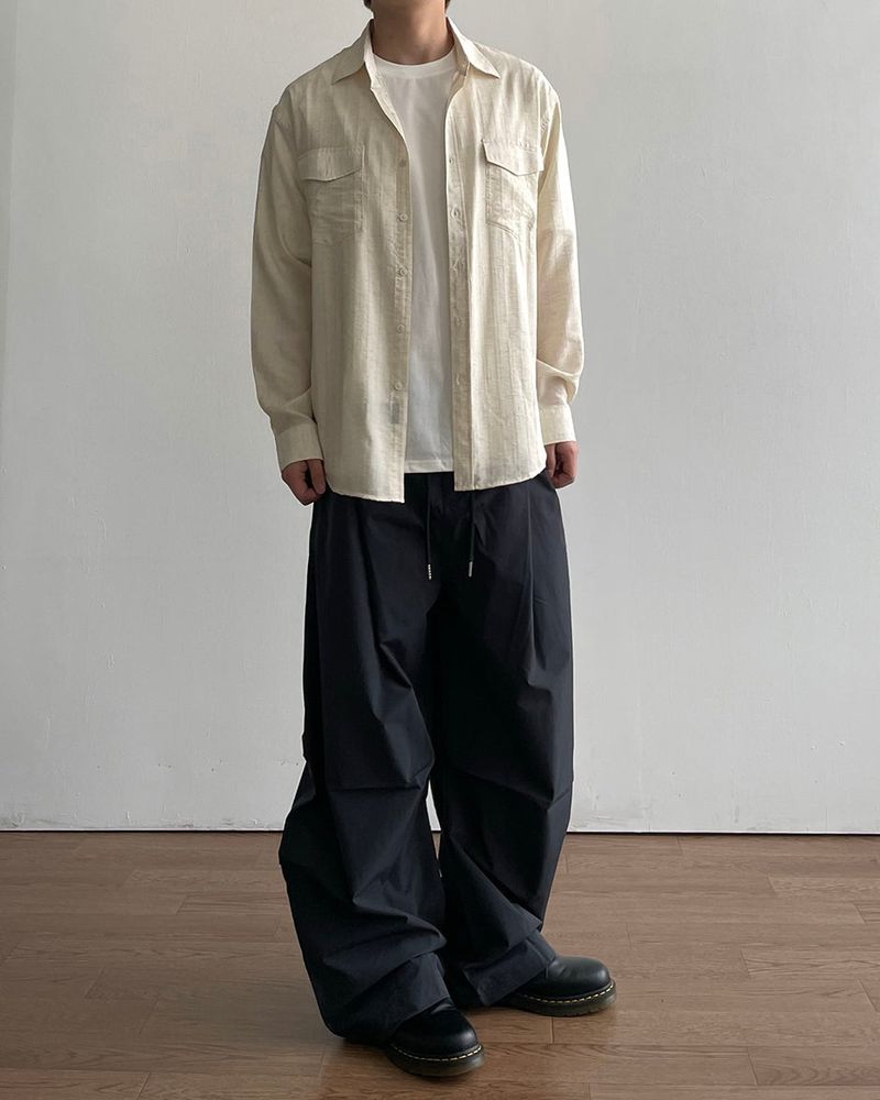 Light Pintuck Curved Pants
