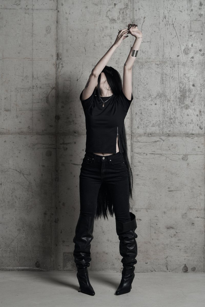 [label] sculptural Jersey zipper top BLACK