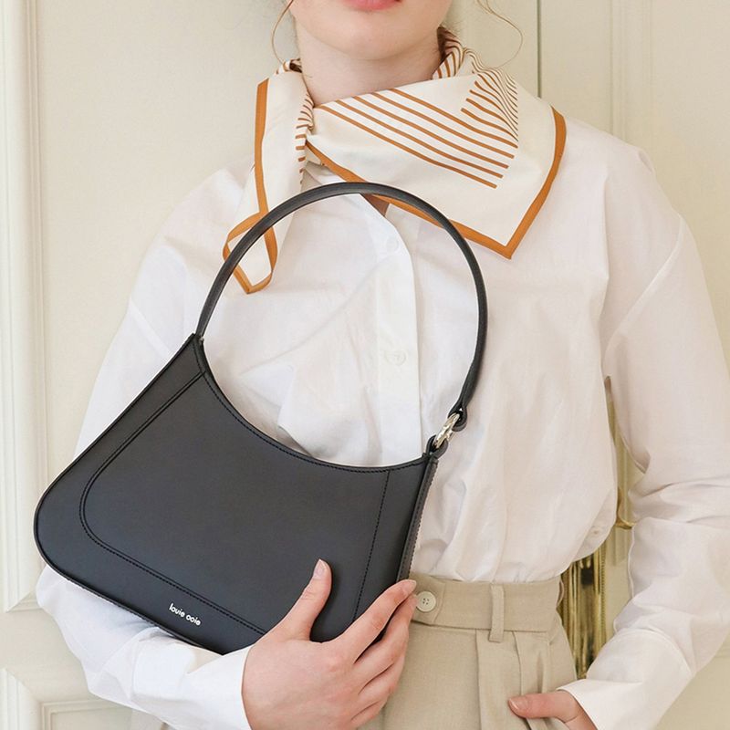 louie ooie(ルイウイ)の「julie bag - black(Bags)」