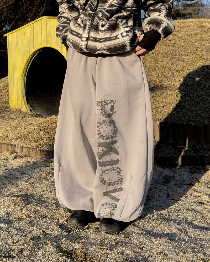 Poki Big Wide Lettering Sweat Pants