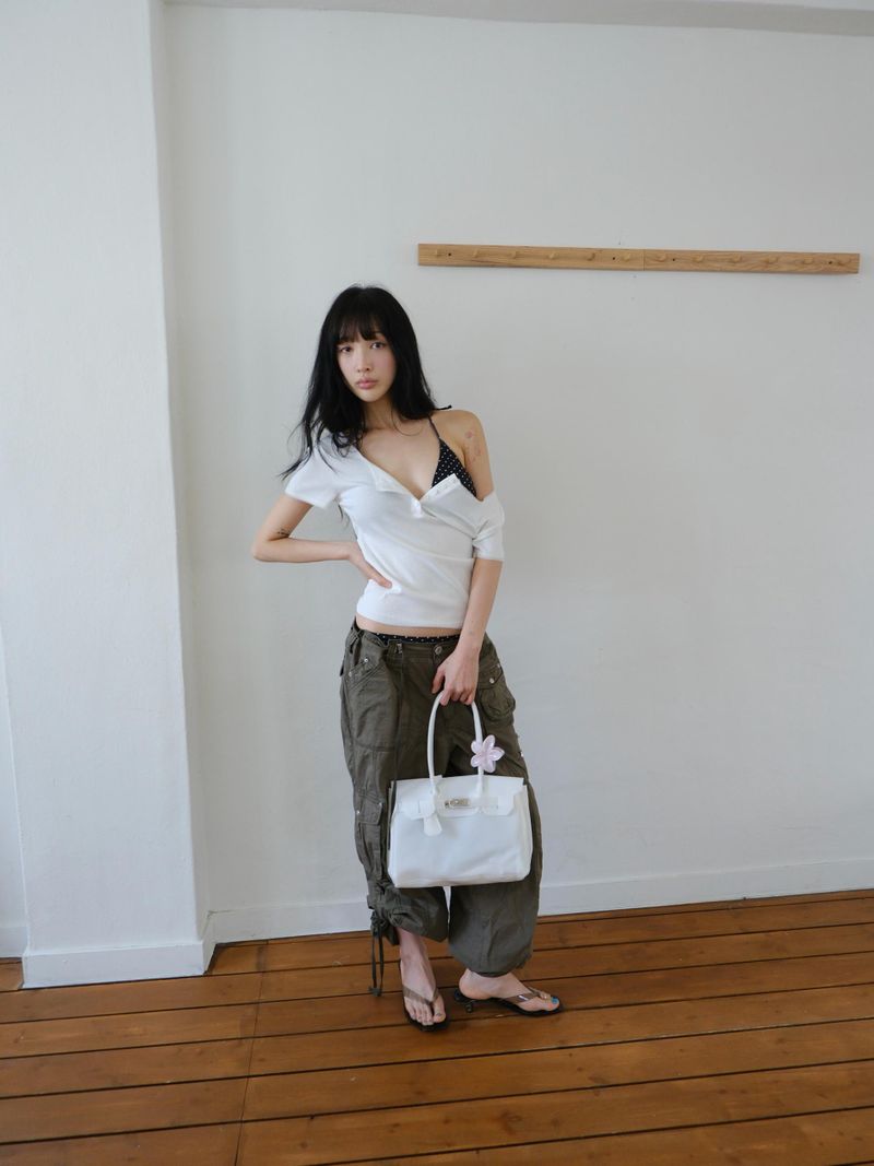 wide neck lace t
