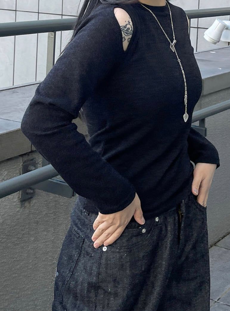 cut out shoulder long sleeve