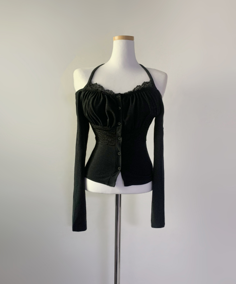 Brissen lace off-shoulder top (black)