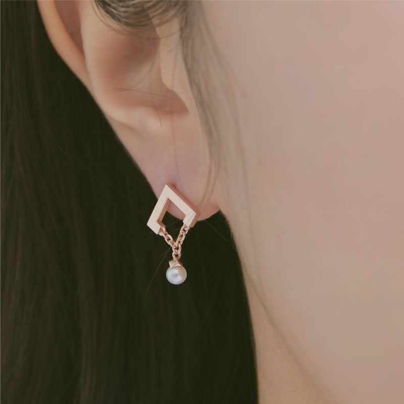 Pearl Chain Stud Earrings