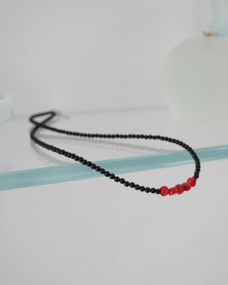 ROSSMOOR（ロスムーア）の「Onyx with red coral necklace（Accessories）」