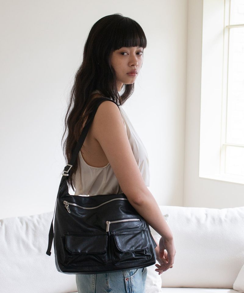Pebble Hobo Bag - Black