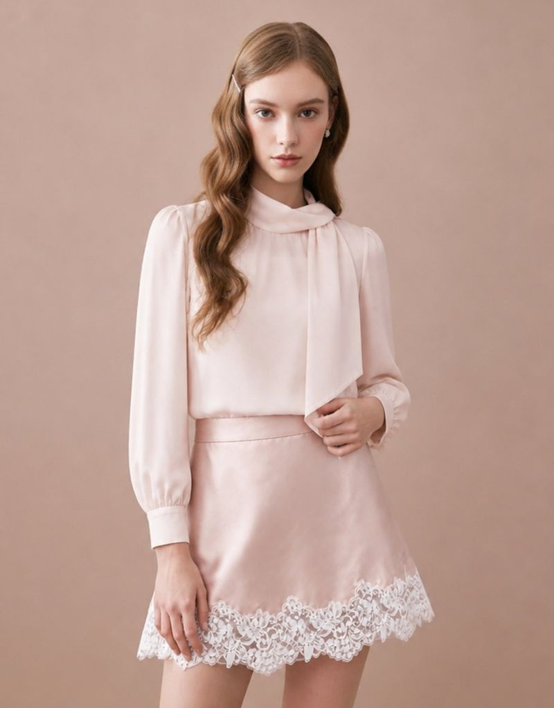 TWEEDY-A（ツウィーディア）の「[PRE-FALL] リュンヌ ハイネック リボン タイ ハイネック ブラウス ブラッシュ ピンク（トップス）」