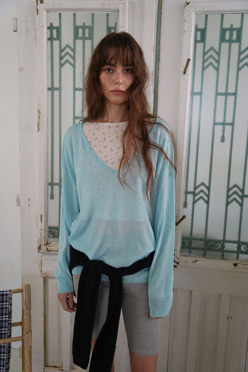 Button v-neck knit_skyblue