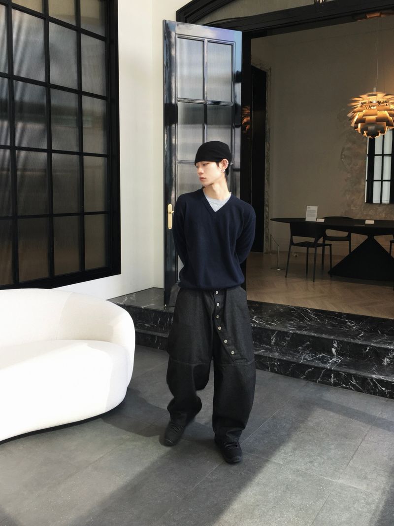 DISCERNMENT（ディサーンメント）の「Tribe Layered Crop V-Neck Knit 4C（Tops）」