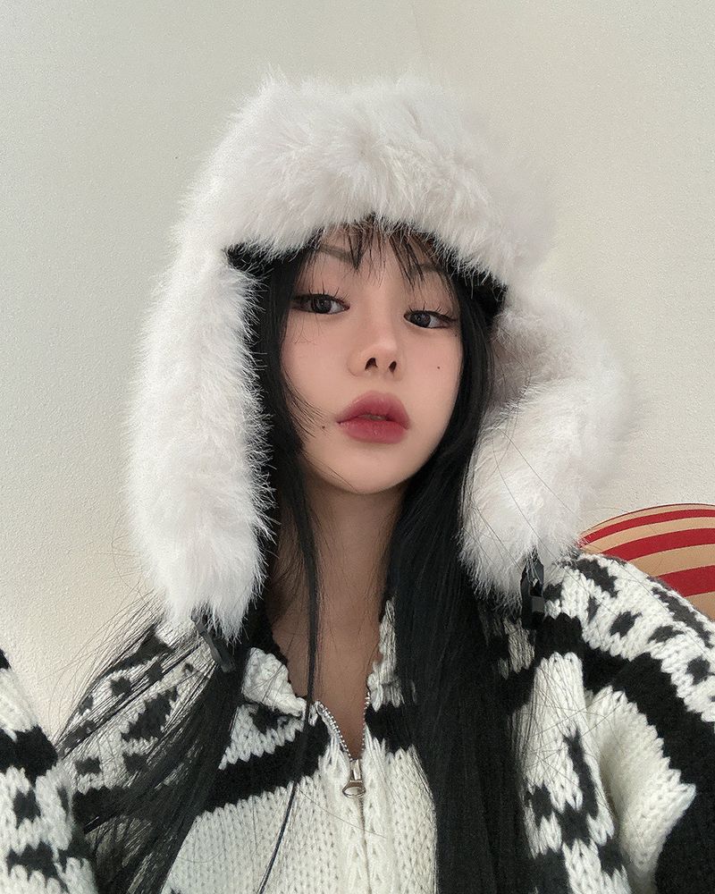Mink fur earrings Baraklava Truffer hat