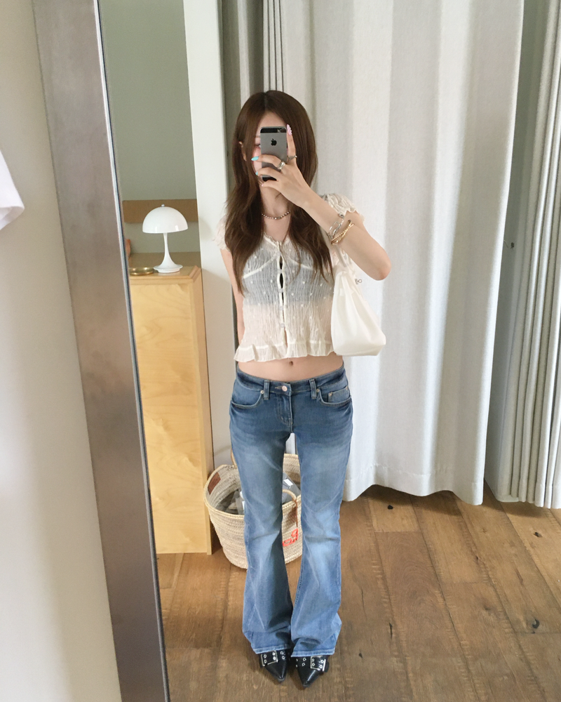Soft lowrise boots cut pants