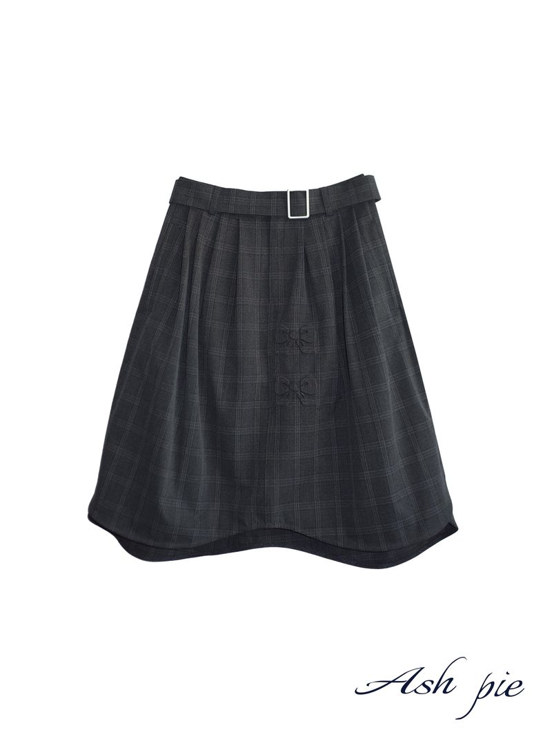 AW25 プリーツスカート