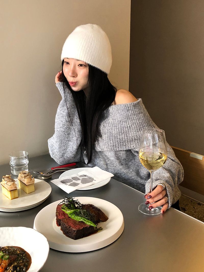 [MADE] Endelin Wool Off-Shoulder Knit