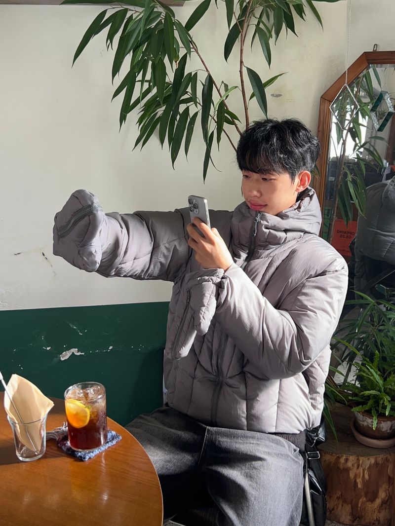 Winter Glove-Hood Puffer Jacket (3 Colors)