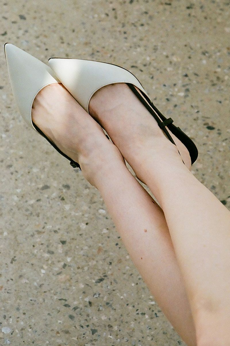 KITTEN SLINGBACK IN WHISPER WHITE&BLACK