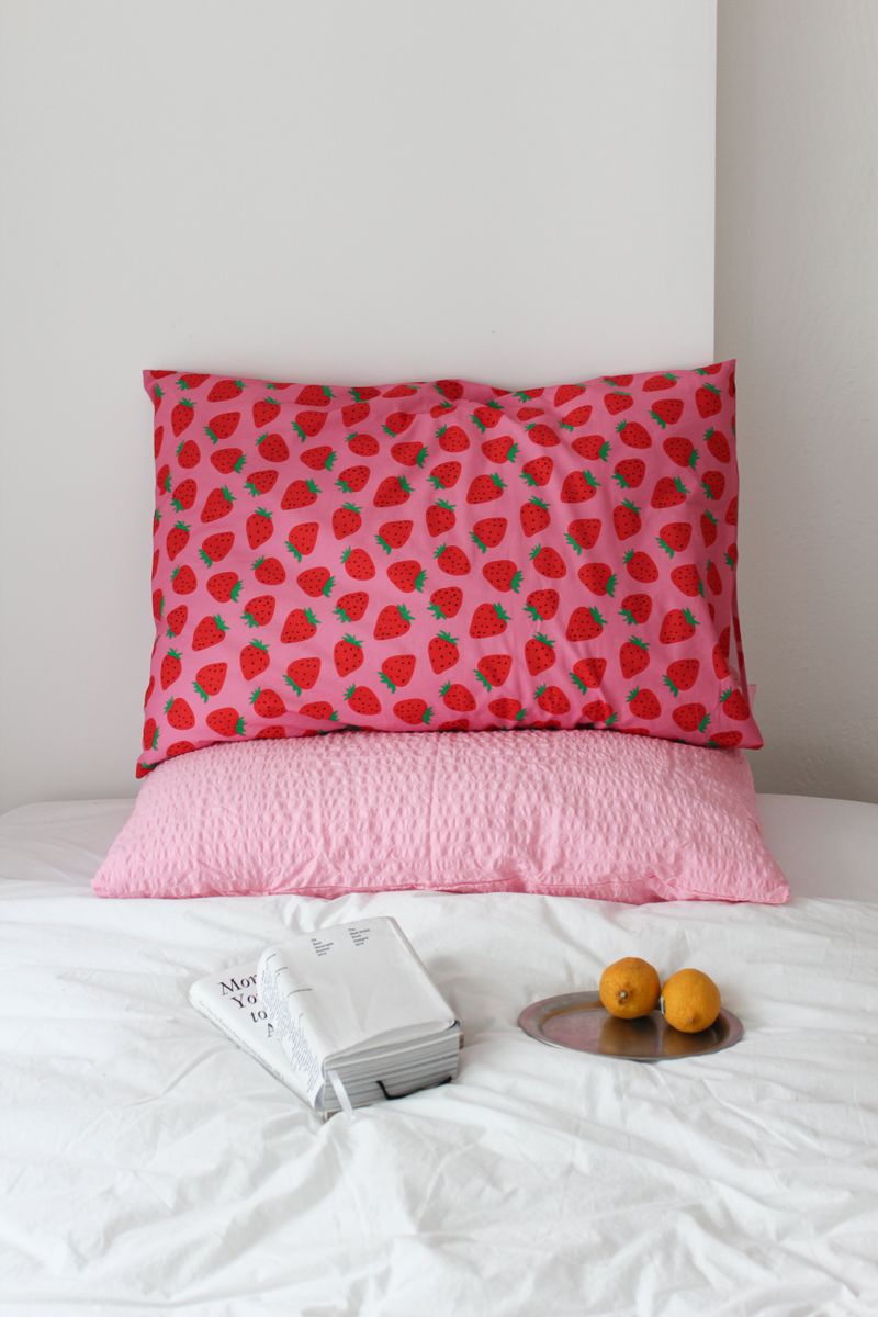 Bombom Flower Pillow cover