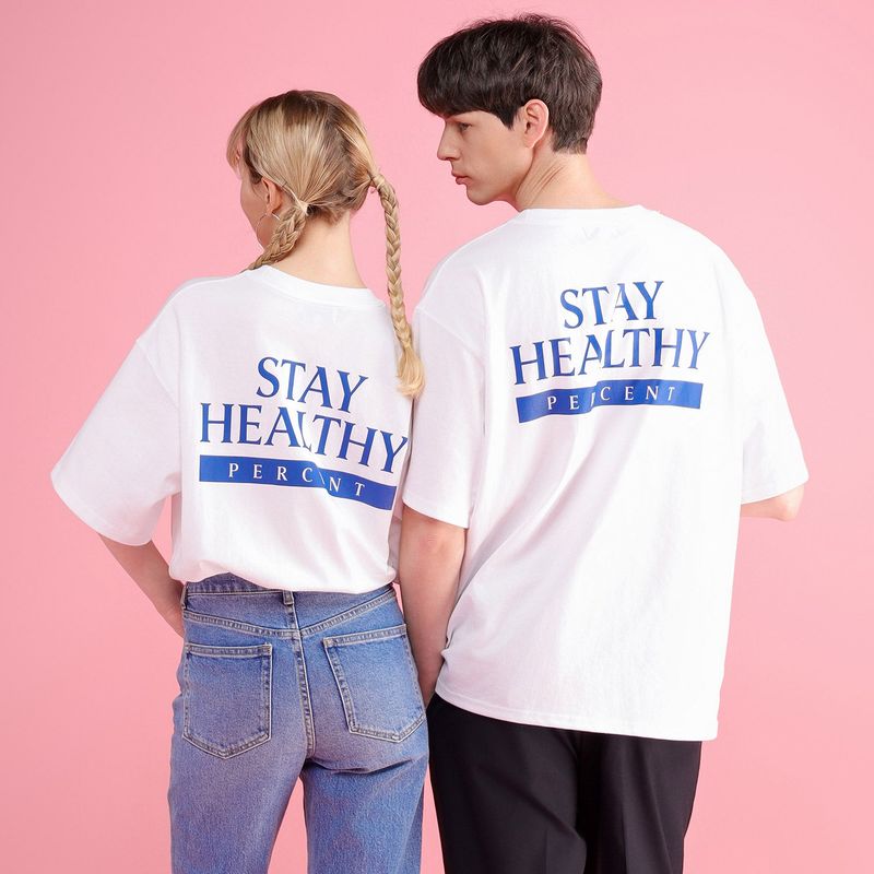 25PERCENTAGE(トゥエンティーファイブパーセンティーズ)の「25P バックプリンティング ステイ ロゴ 半袖Tシャツ 25B41306WH(Tops)」