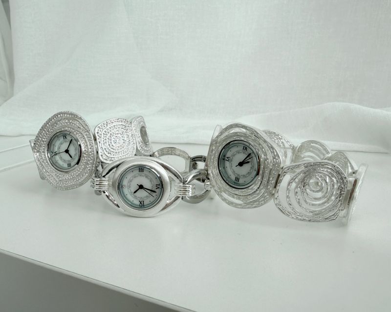 Milk Bound Frame Watch
