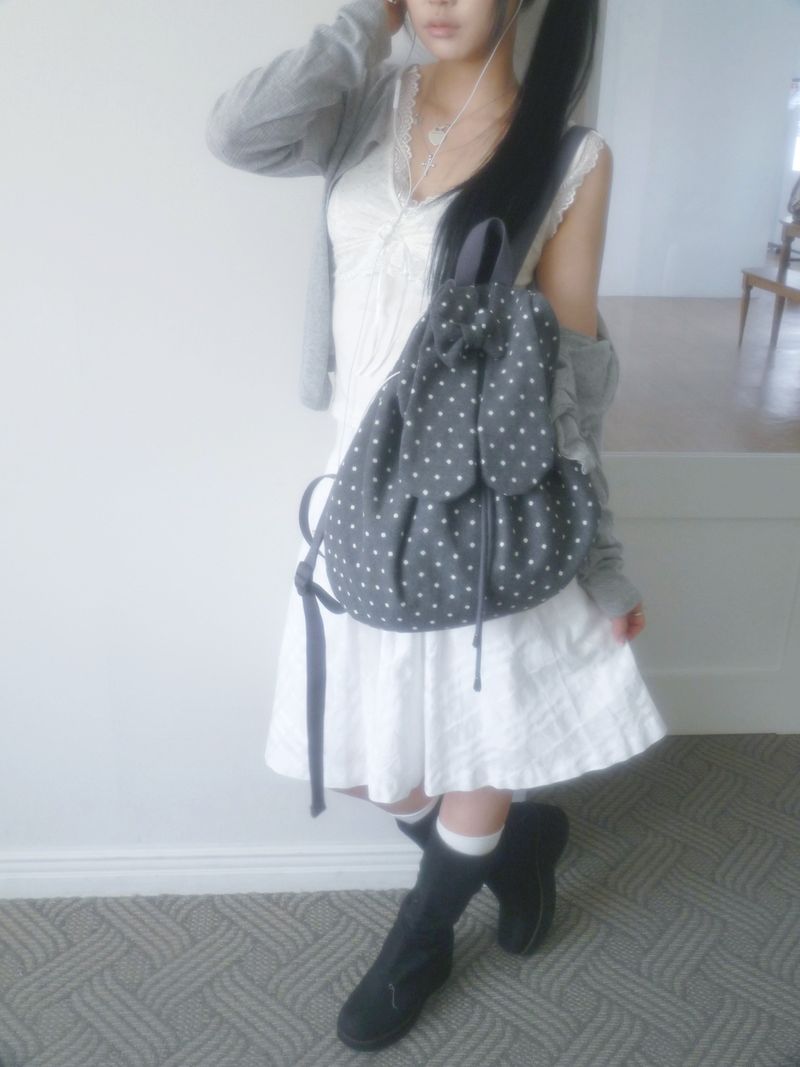 Pudgy bunny backpack _ Dark grey