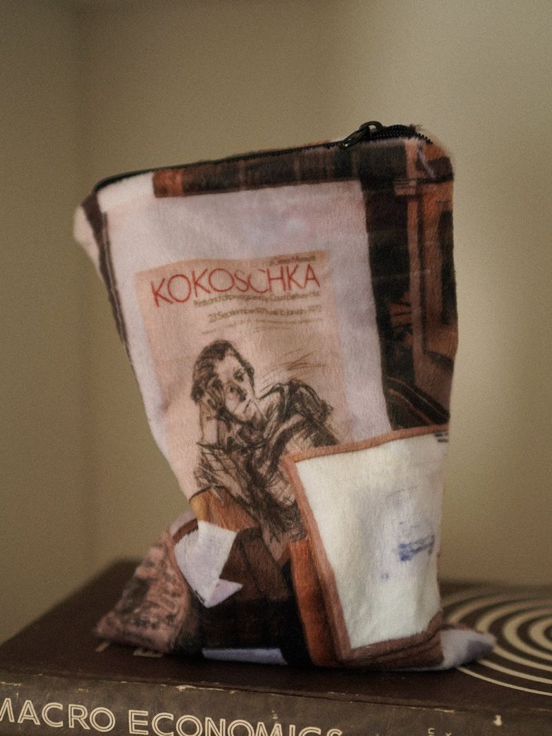 winter sketch pouch