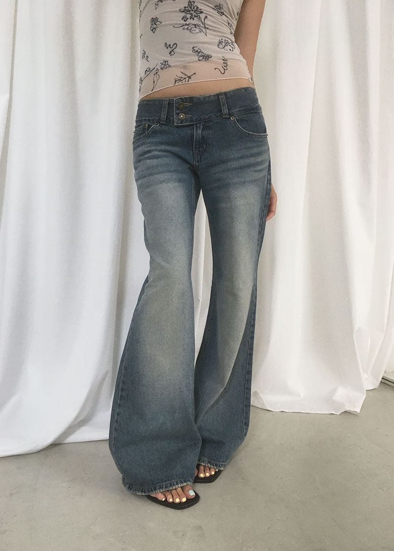 eon(イオエン)の「TWO BUTTON LOOSE BOOTS CUT DENIM (S-L)(Pants)」