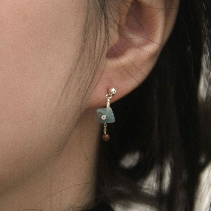 ccnmade（チェチャンナムメイド）の「[CCNMADE] TINY CAROL Ⅱ Earring（Accessories）」