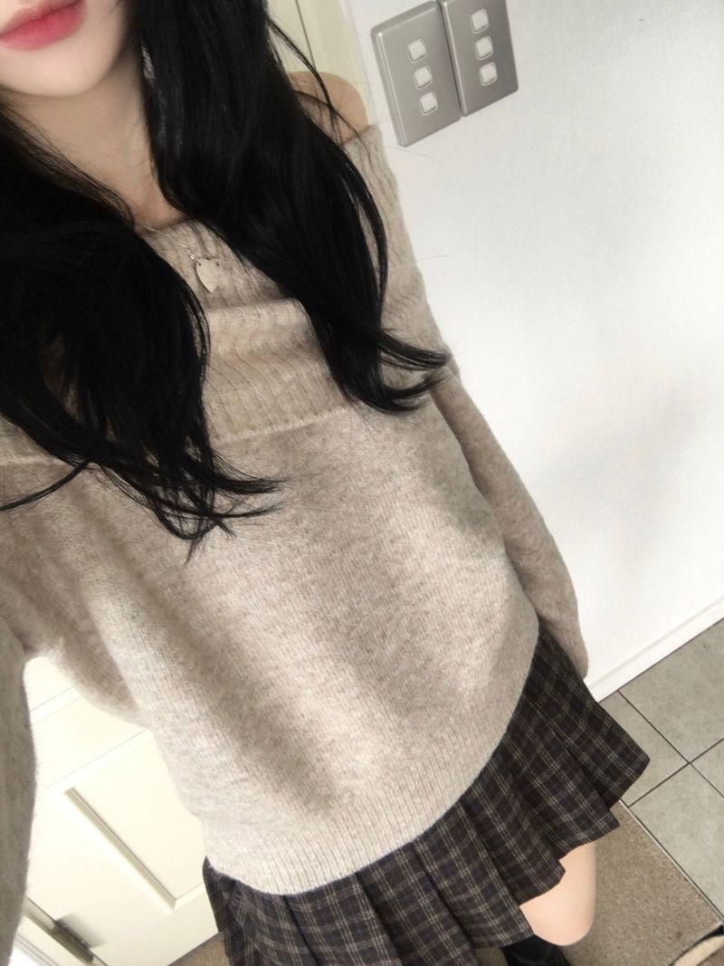 Uni Off-Shoulder Knitwear (4 colors)