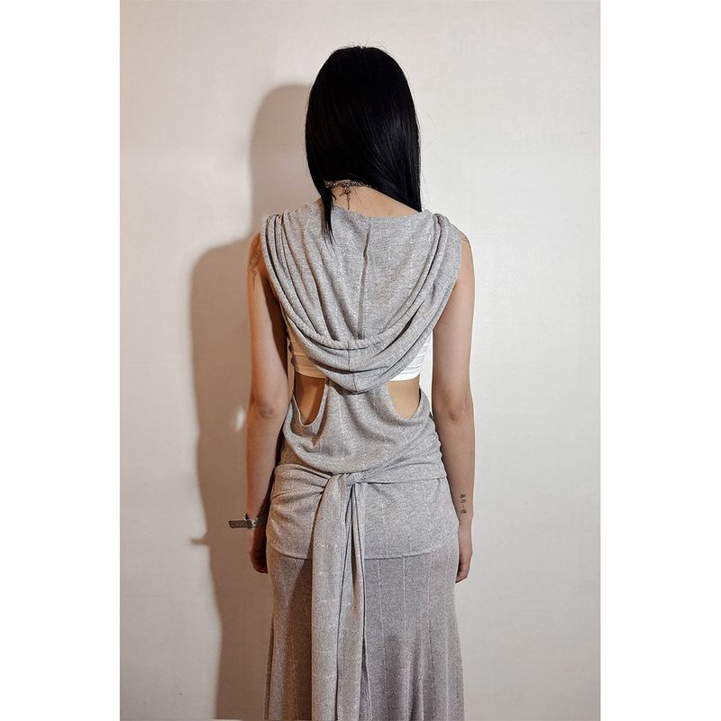 ROPE KNOTTED BACK HOOD