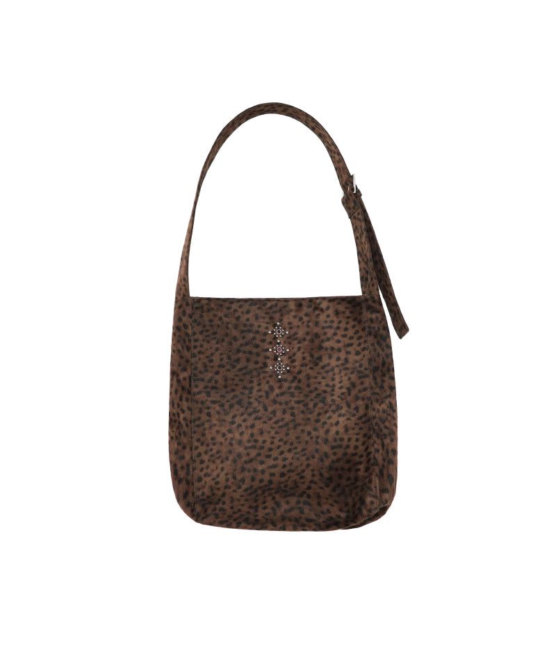 KOOKEESEE（クキシ）の「スエードスタッドショルダーバッグ (Leopard)（バッグ）」