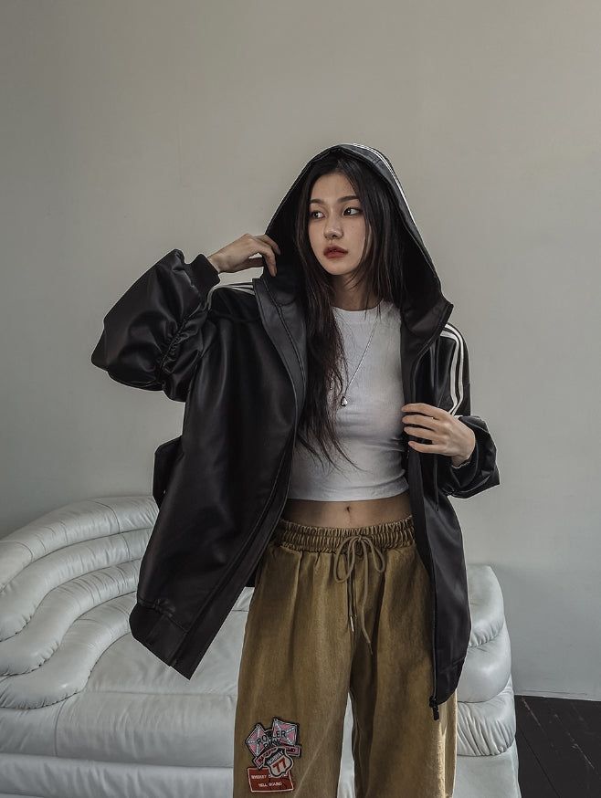 Track shirring leather hooded jacket