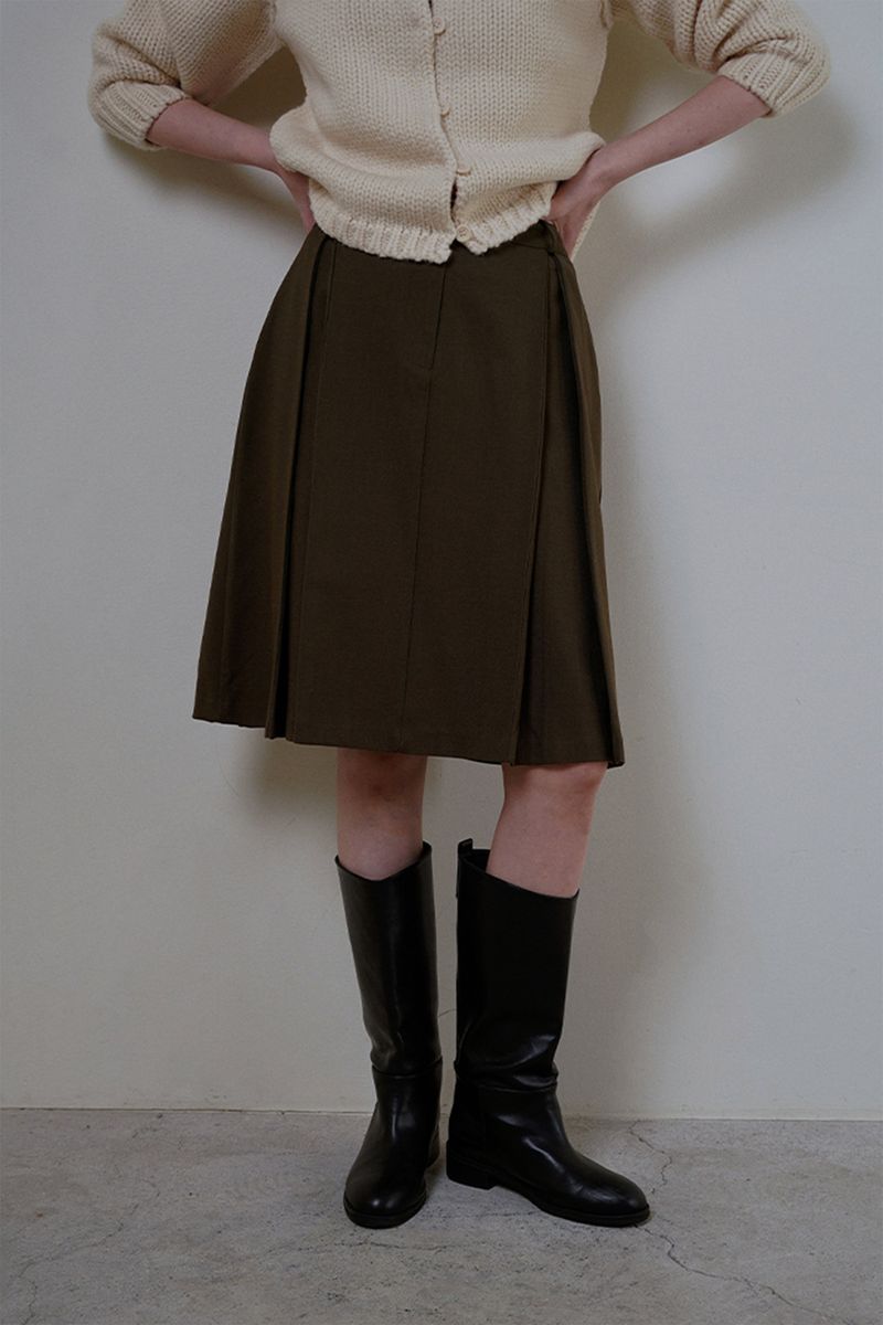 WITHOUTSUMMER（ウィズアウトサマー）の「Page pintuck skirt_khaki（Skirts）」