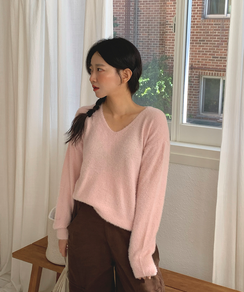 Soft Angora V-neck knitwear