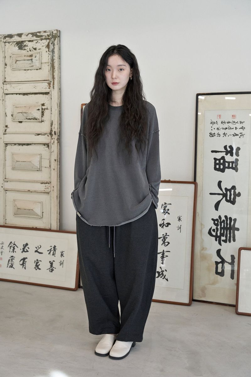 ヴィンテージ P. ダイイングカットアウトボックスTシャツ (Charcoal)