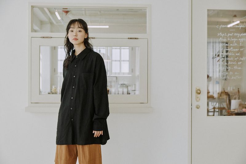 unisex linen patch shirts black
