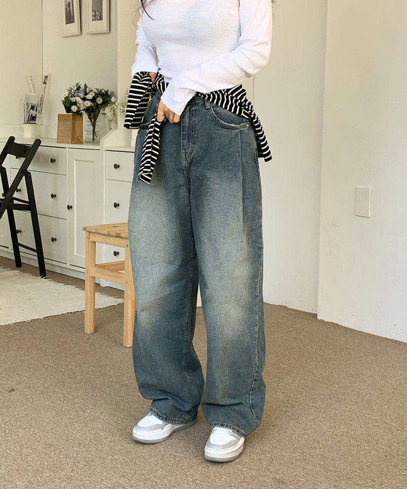 one-pintuck hip pants