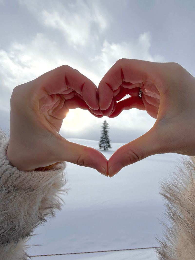 [MADE] Endelin Wool Off-Shoulder Knit