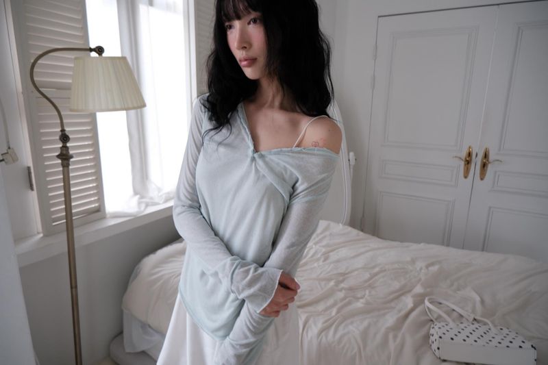 フック シアー Tシャツ